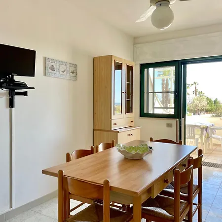 Casa Efesto - Piano Terra, Fronte Spiaggia * Marina Di Pescoluse