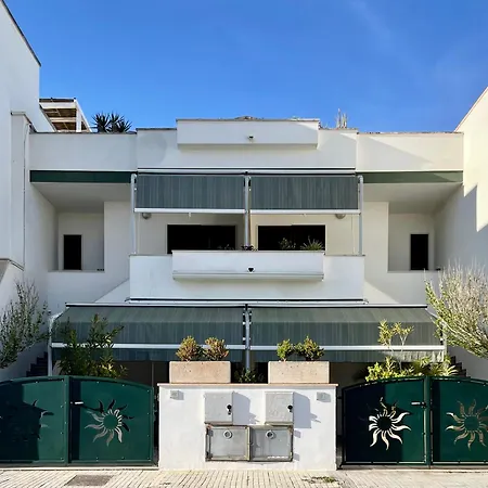 Casa Efesto - Piano Terra, Fronte Spiaggia